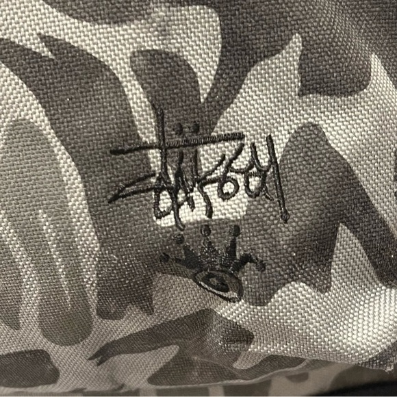 Stussy Camo backpack Original Gear, grey/black 14”x15”x9” - Picture 4 of 14